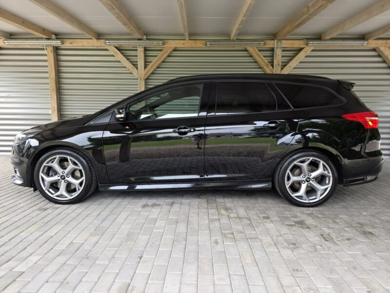 Ford Focus 2.0 ST Turnier 250 KM Mk3 (2010-2018)