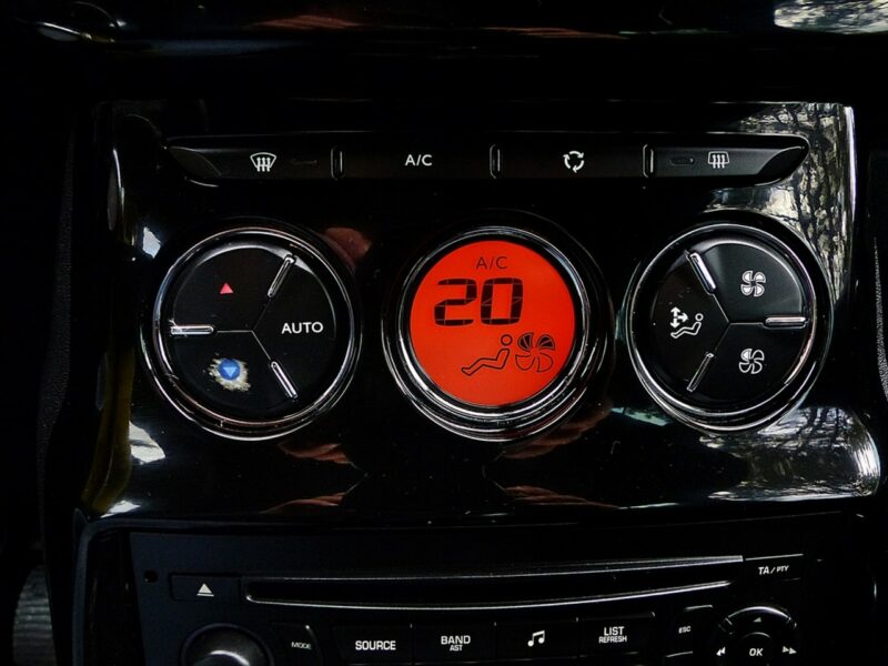 Citroen DS3 1.6 HDI*SoChic*Climatronic*Pełna Elektryka*Welury*Bezwypadek*ZOBACZ!!!
