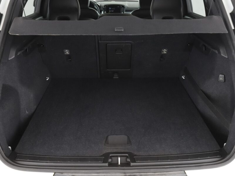 Volvo XC 40 FV23% Business Plus automat 4x4 navi PDC-kamera LED tempomat