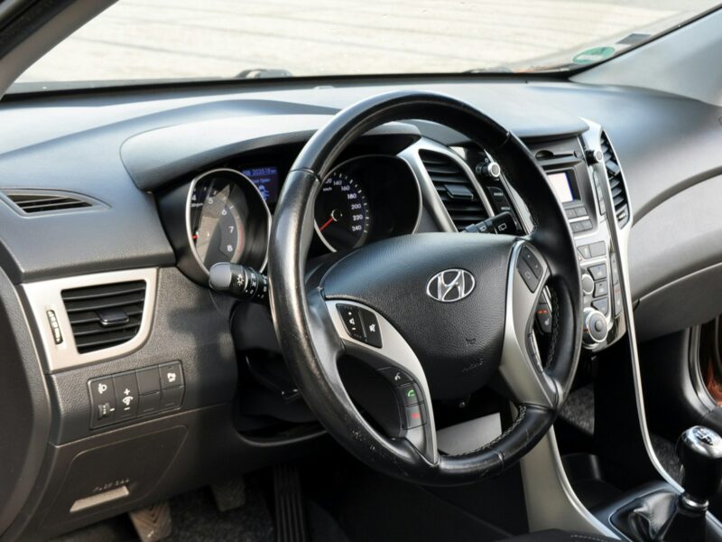 Hyundai i30 1.4i(99KM)*Led*Klimatyzacja*Parktronik*Welur*I Właściciel*Alu 15"ASO II (2012 - 2016)