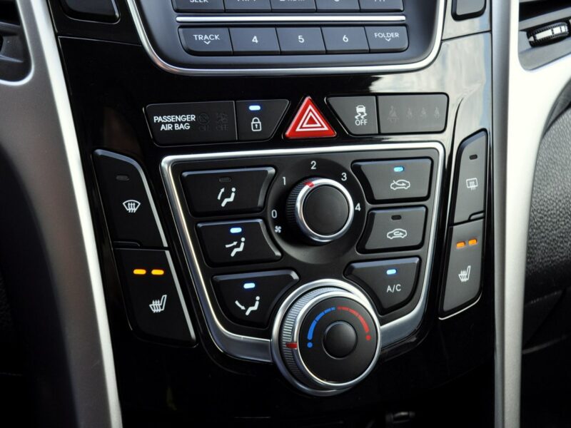 Hyundai i30 1.4i(99KM)*Led*Klimatyzacja*Parktronik*Welur*I Właściciel*Alu 15"ASO II (2012 - 2016)