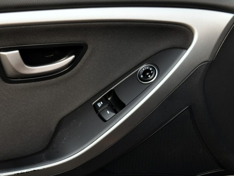 Hyundai i30 1.4i(99KM)*Led*Klimatyzacja*Parktronik*Welur*I Właściciel*Alu 15"ASO II (2012 - 2016)