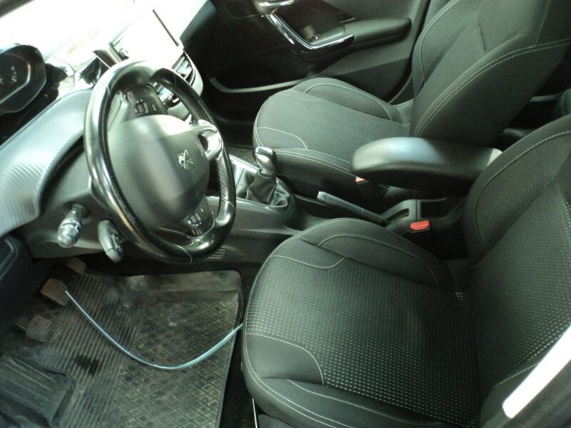 Peugeot 208 sprzedam peugeota 208 z 16r I (2012-2019)