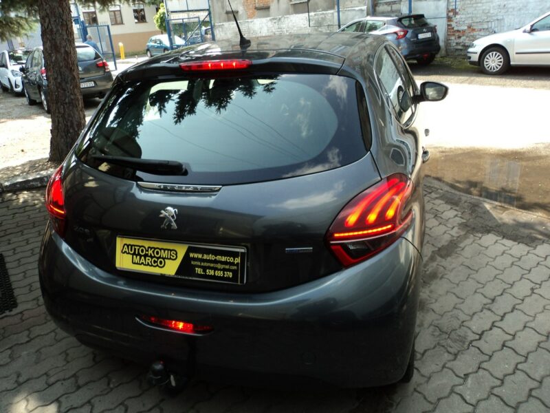Peugeot 208 sprzedam peugeota 208 z 16r I (2012-2019)