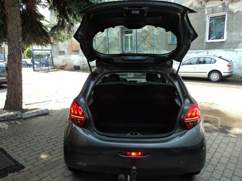 Peugeot 208 sprzedam peugeota 208 z 16r I (2012-2019)