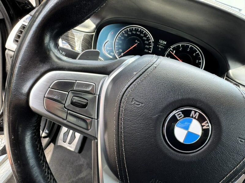 BMW 740 Carbon, Panorama, Wentylowane podgrzewane fotele, LED, Kamera, HARMAN G11/12 (2015-2022)