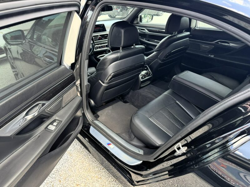 BMW 740 Carbon, Panorama, Wentylowane podgrzewane fotele, LED, Kamera, HARMAN G11/12 (2015-2022)