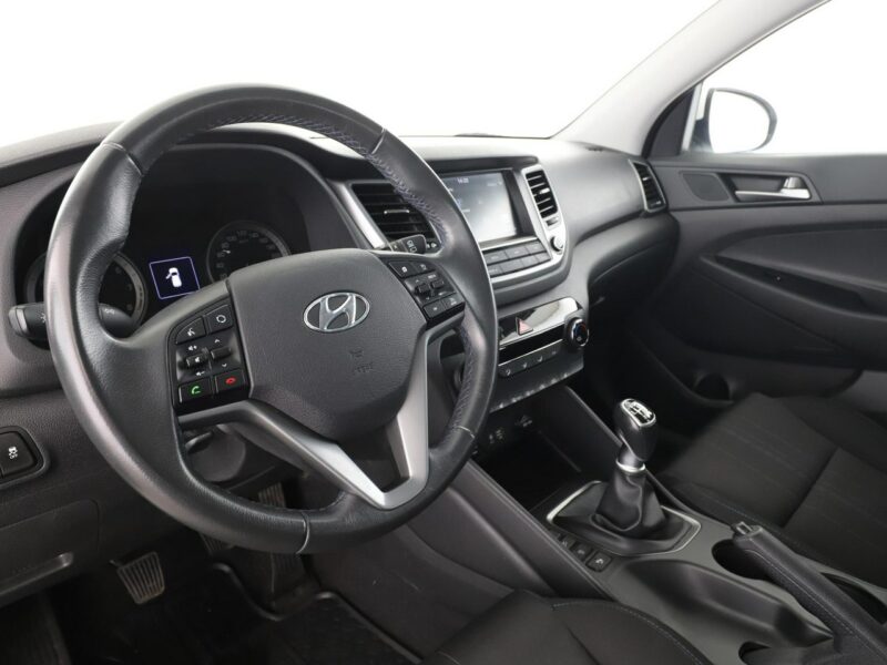 Hyundai Tucson navi klimatyzacja grzane fotele czujniki parkowania III (2015-2020)