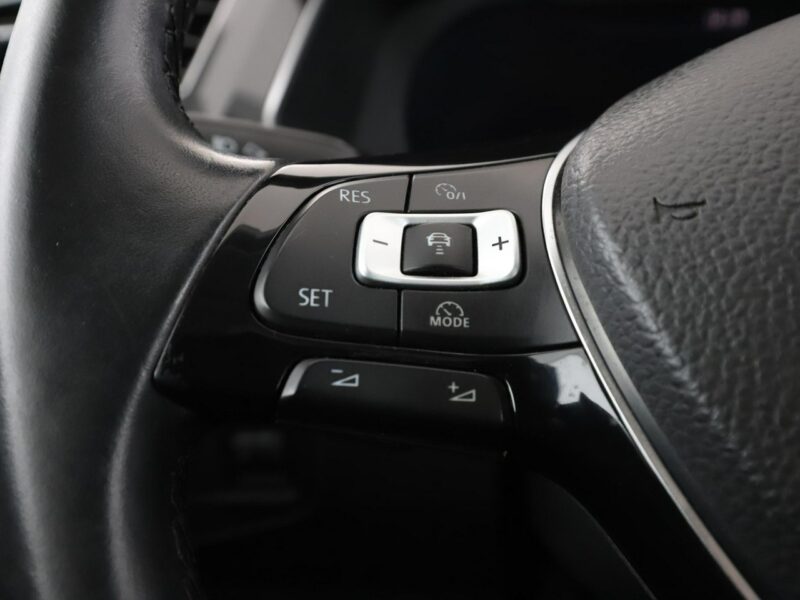 Volkswagen Tiguan GRATIS! Pakiet Serwisowy o wartości 600 zł! II (2016-2024)