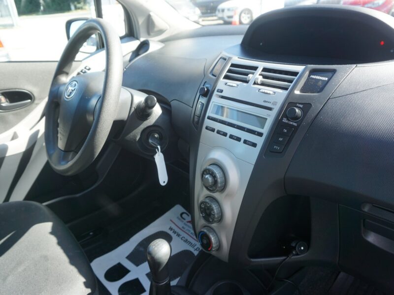 Toyota Yaris bardzo ekonomiczna, zadbana, opłaty do 2026 roku, II (2005-2011)