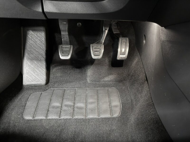 Škoda Octavia RS 2.0 TDI 184KM*VRSMode*KeyLess*LED*Bi-Xenon*Navi*KESKIN 19" *Niemiec III (2013-)
