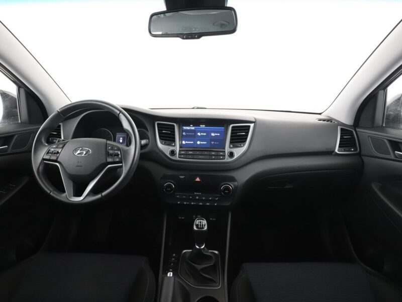 Hyundai Tucson navi klima auto grzane fotele kamera i czujniki parkowania III (2015-2020)