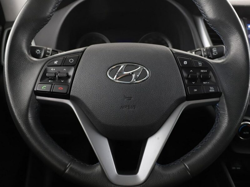 Hyundai Tucson navi klima auto grzane fotele kamera i czujniki parkowania III (2015-2020)