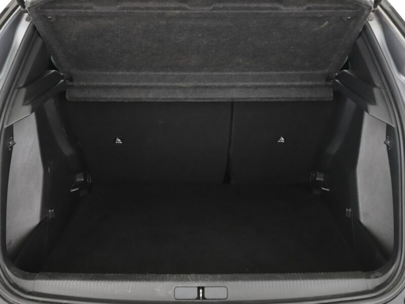 Peugeot 2008 navi kamera tempomat Bluetooth LED II (2019-)
