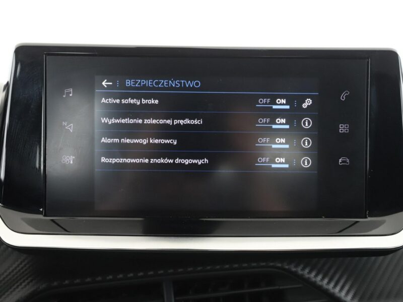 Peugeot 2008 navi kamera tempomat Bluetooth LED II (2019-)