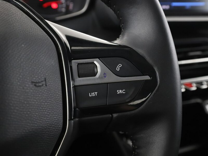 Peugeot 2008 navi kamera tempomat Bluetooth LED II (2019-)