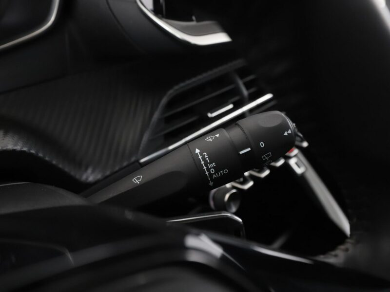 Peugeot 2008 navi kamera tempomat Bluetooth LED II (2019-)