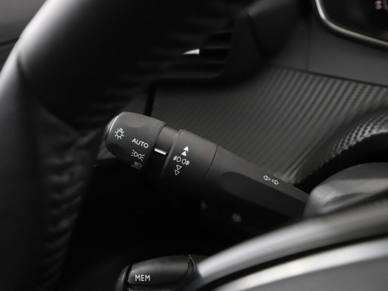Peugeot 2008 navi kamera tempomat Bluetooth LED II (2019-)