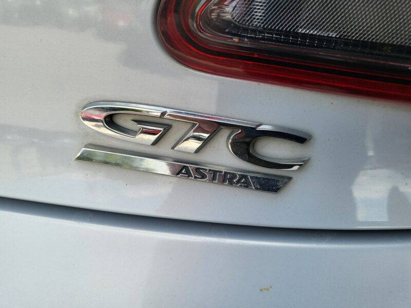 Opel Astra 1.4 Turbo 140 KM Z Niemiec Ładny Kolor Gwarancja Zapraszamy !!! J (2009-2019)