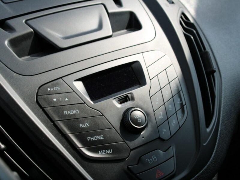 Ford Transit Courier Gwarancja F-vat Salon Polska