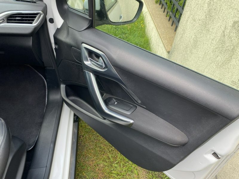 Peugeot 2008 Automat, kamera, po wymianie rozrządu i hamulców,nawigacja,klimatronik I (2013-2019)