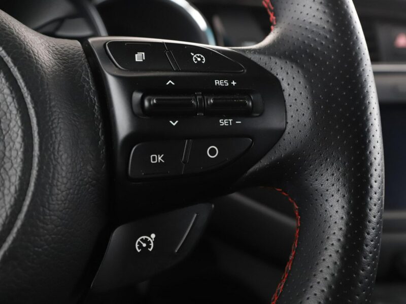 Kia Pro_cee'd navi klima auto grzane fotele kamera i czujniki parkowania