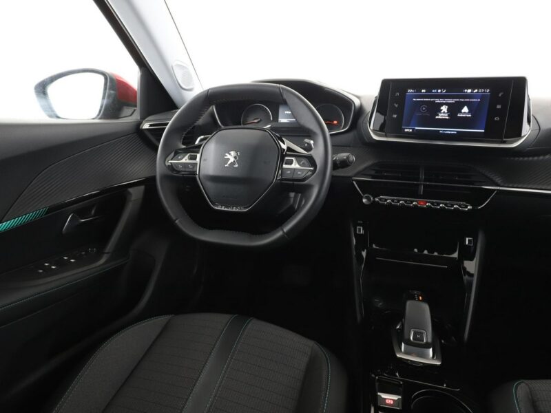 Peugeot 2008 Allure Pack automat niski przebieg navi kamera półskóra LED tempomat II (2019-)