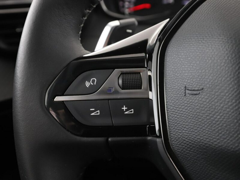 Peugeot 2008 Allure Pack automat niski przebieg navi kamera półskóra LED tempomat II (2019-)