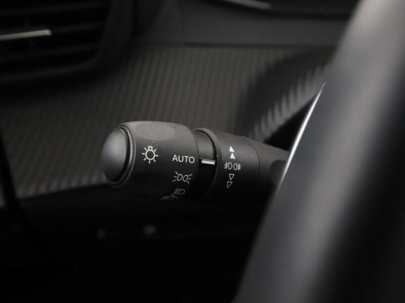 Peugeot 2008 Allure Pack automat niski przebieg navi kamera półskóra LED tempomat II (2019-)