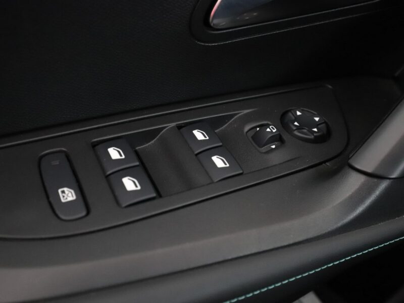 Peugeot 2008 Allure Pack automat niski przebieg navi kamera półskóra LED tempomat II (2019-)