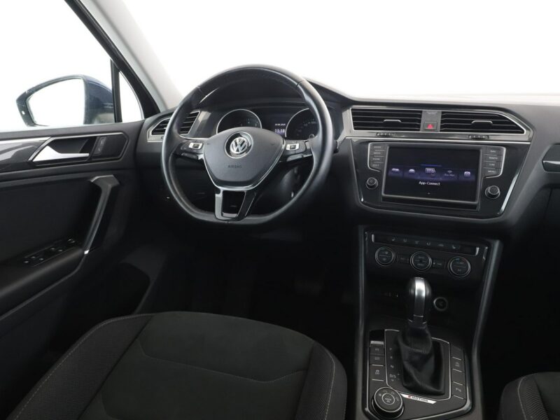 Volkswagen Tiguan 4x4 DSG navi klima auto grzane fotele czujniki parkowania II (2016-2024)
