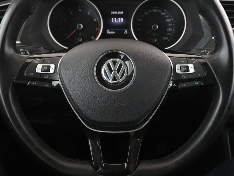 Volkswagen Tiguan 4x4 DSG navi klima auto grzane fotele czujniki parkowania II (2016-2024)