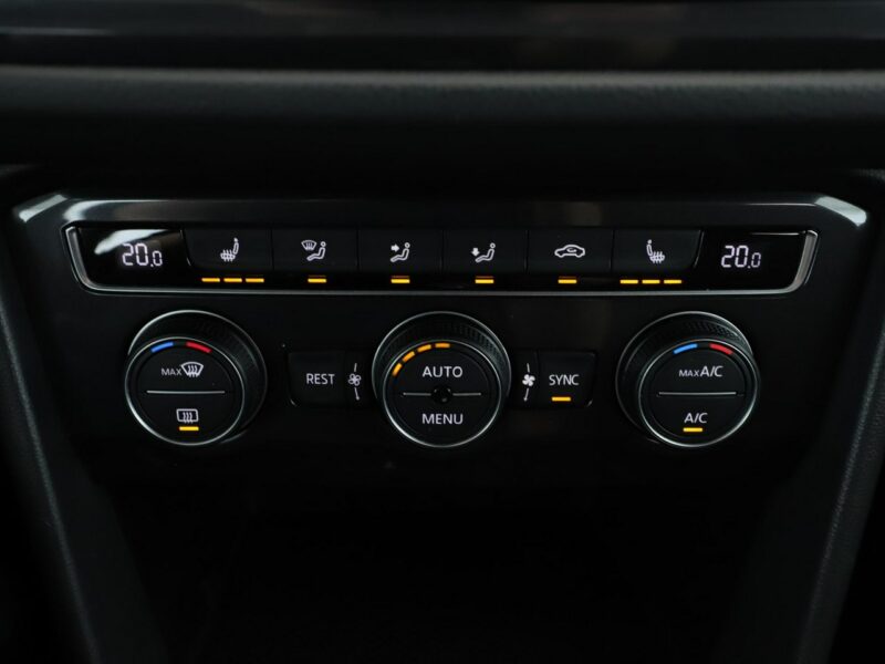 Volkswagen Tiguan 4x4 DSG navi klima auto grzane fotele czujniki parkowania II (2016-2024)