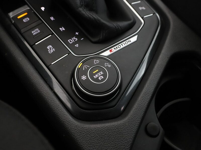 Volkswagen Tiguan 4x4 DSG navi klima auto grzane fotele czujniki parkowania II (2016-2024)