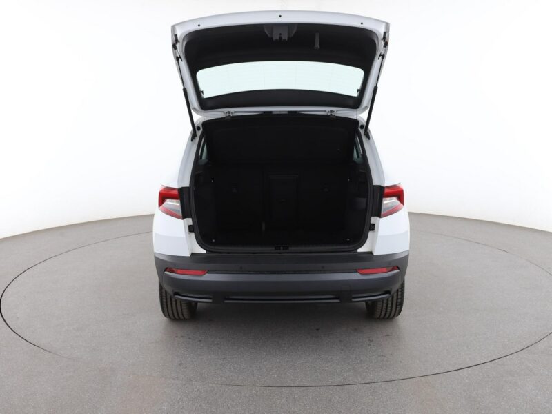 Škoda Karoq FV23% virtual cocpit kamera i czujniki parkowania klima auto