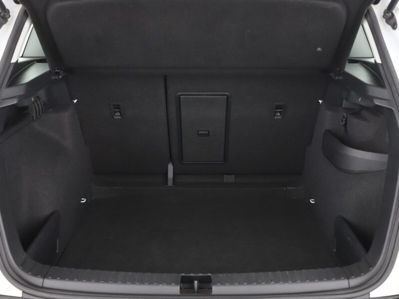Škoda Karoq FV23% virtual cocpit kamera i czujniki parkowania klima auto