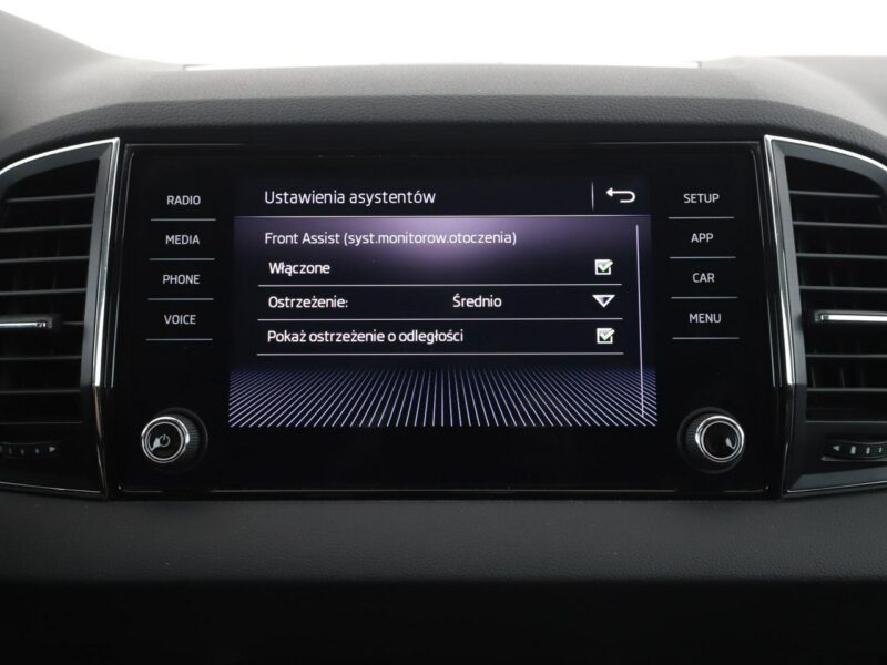 Škoda Karoq FV23% virtual cocpit kamera i czujniki parkowania klima auto