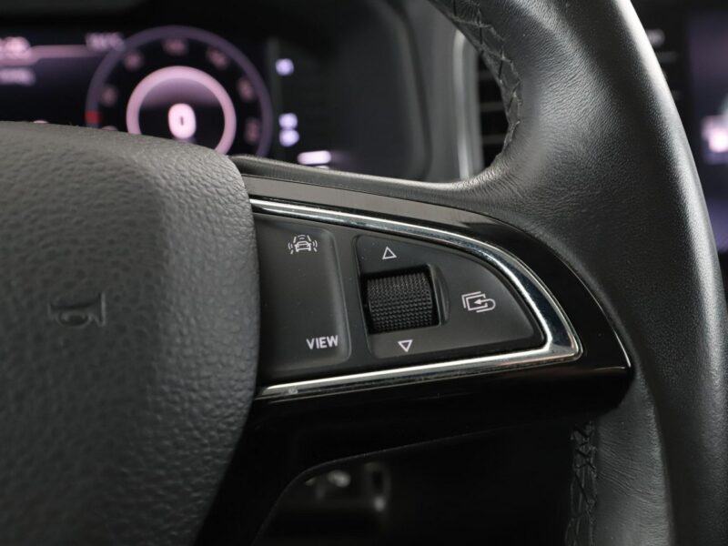 Škoda Karoq FV23% virtual cocpit kamera i czujniki parkowania klima auto