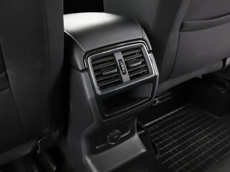 Škoda Karoq FV23% virtual cocpit kamera i czujniki parkowania klima auto