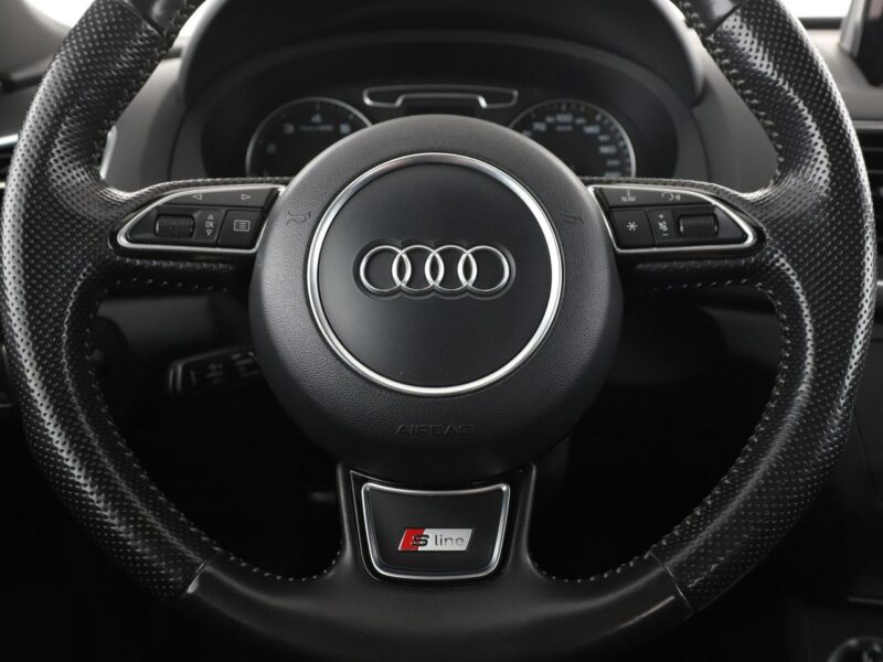 Audi Q3 4x4 S-Tronic S-Line, skóra/alcantara xenon grzane fotele I (2011-2018)