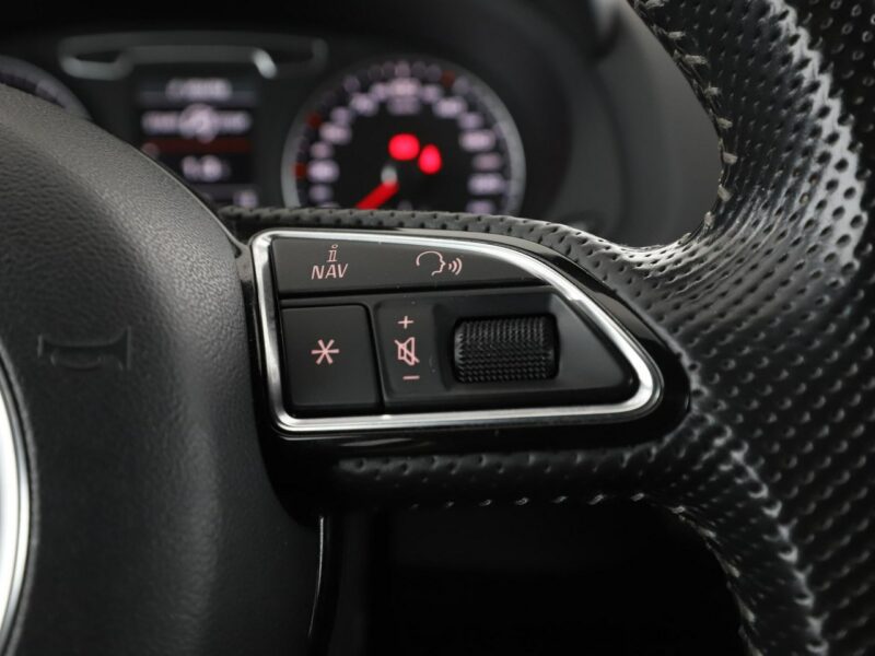 Audi Q3 4x4 S-Tronic S-Line, skóra/alcantara xenon grzane fotele I (2011-2018)