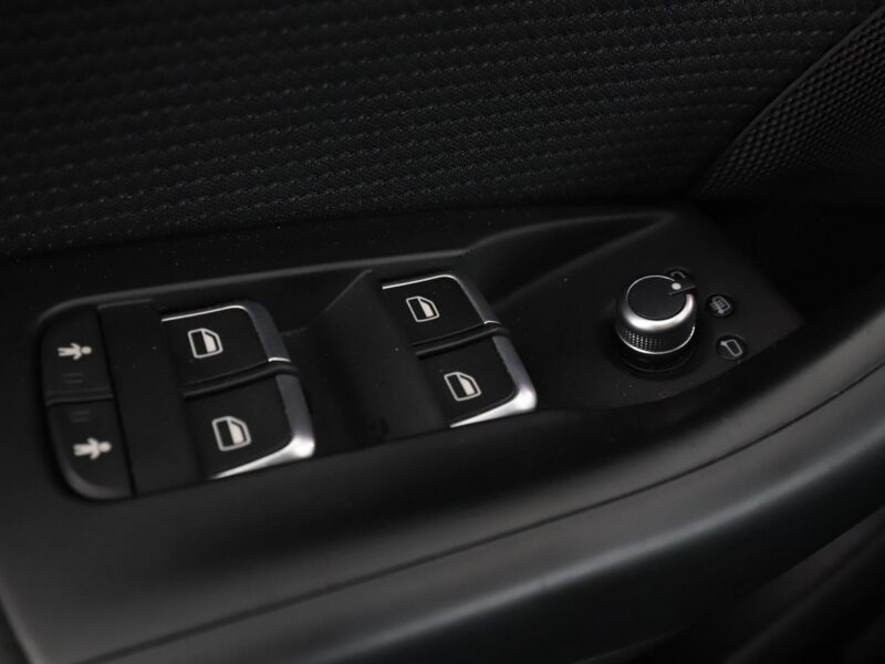 Audi Q3 4x4 S-Tronic S-Line, skóra/alcantara xenon grzane fotele I (2011-2018)