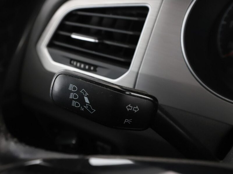 Volkswagen Golf Sportsvan klimatyzacja grzane fotele panorama czujniki parkowania I (2014-)