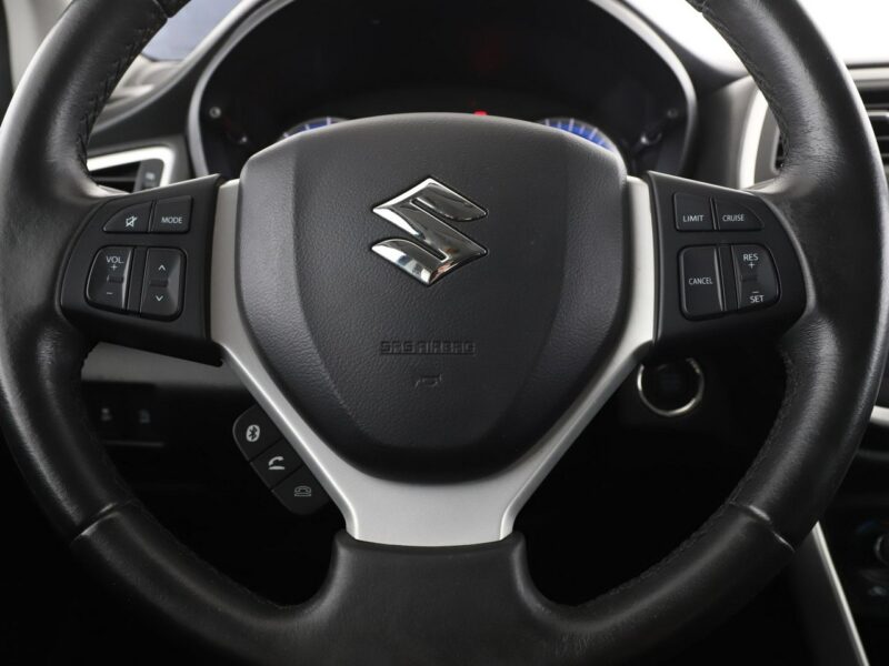 Suzuki SX4 S-Cross 4x4 klima auto grzane fotele hak multifunkcja