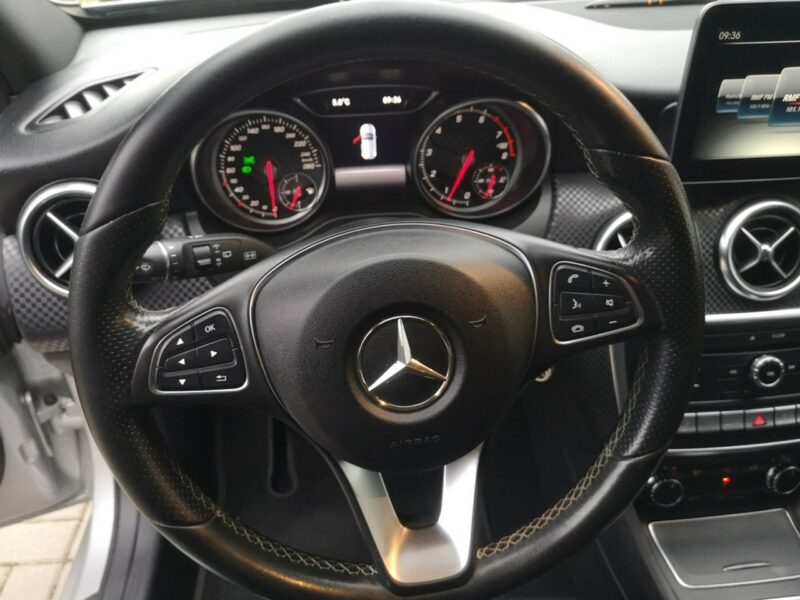 Mercedes A 180 1,6 16v 122KM Klimatronik Navigacja Alu Skóra Gwarancja W176 (2012-)