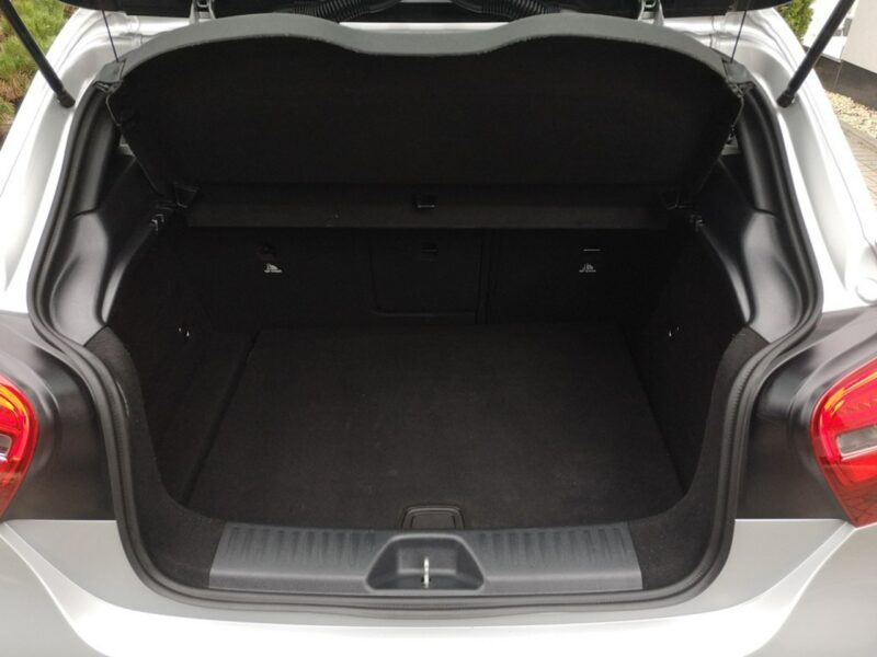 Mercedes A 180 1,6 16v 122KM Klimatronik Navigacja Alu Skóra Gwarancja W176 (2012-)