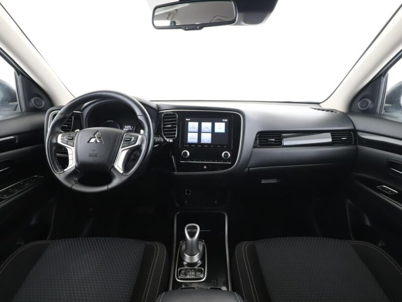 Mitsubishi Outlander PHEV 4x4 automat navi kamera grzane fotele hak tempomat III (2012-)