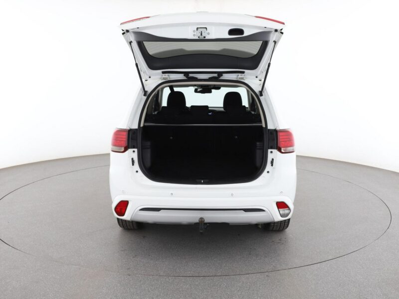 Mitsubishi Outlander PHEV 4x4 automat navi kamera grzane fotele hak tempomat III (2012-)