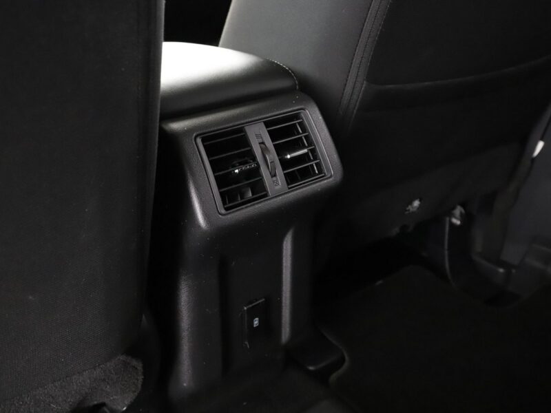 Mitsubishi Outlander PHEV 4x4 automat navi kamera grzane fotele hak tempomat III (2012-)