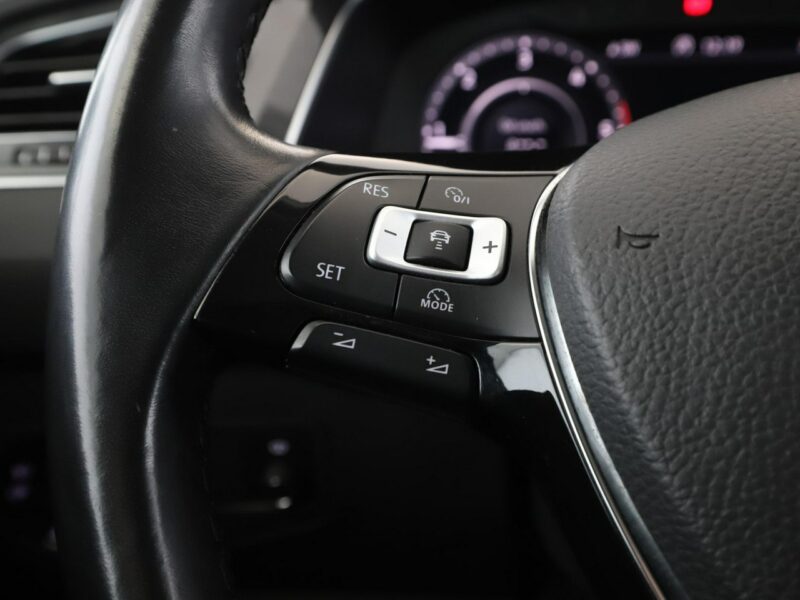Volkswagen Tiguan GRATIS! Pakiet Serwisowy o wartości 700 zł! II (2016-2024)